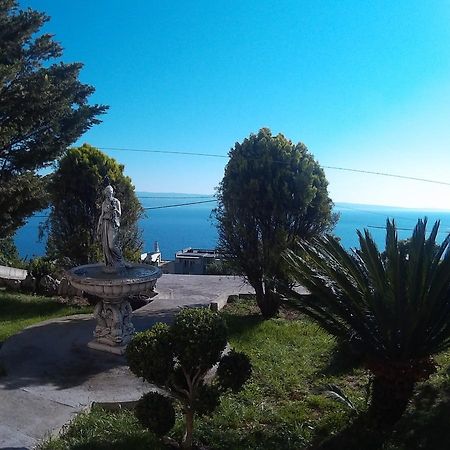 Apartman Horizont Lägenhet Omiš Exteriör bild