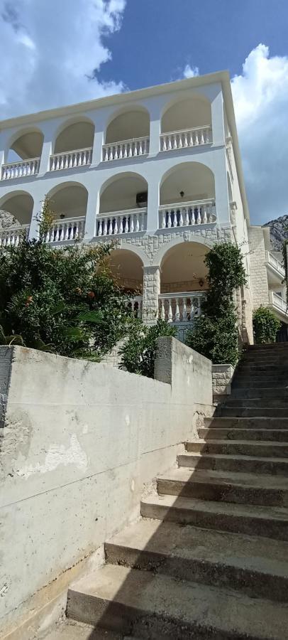 Apartman Horizont Lägenhet Omiš Exteriör bild