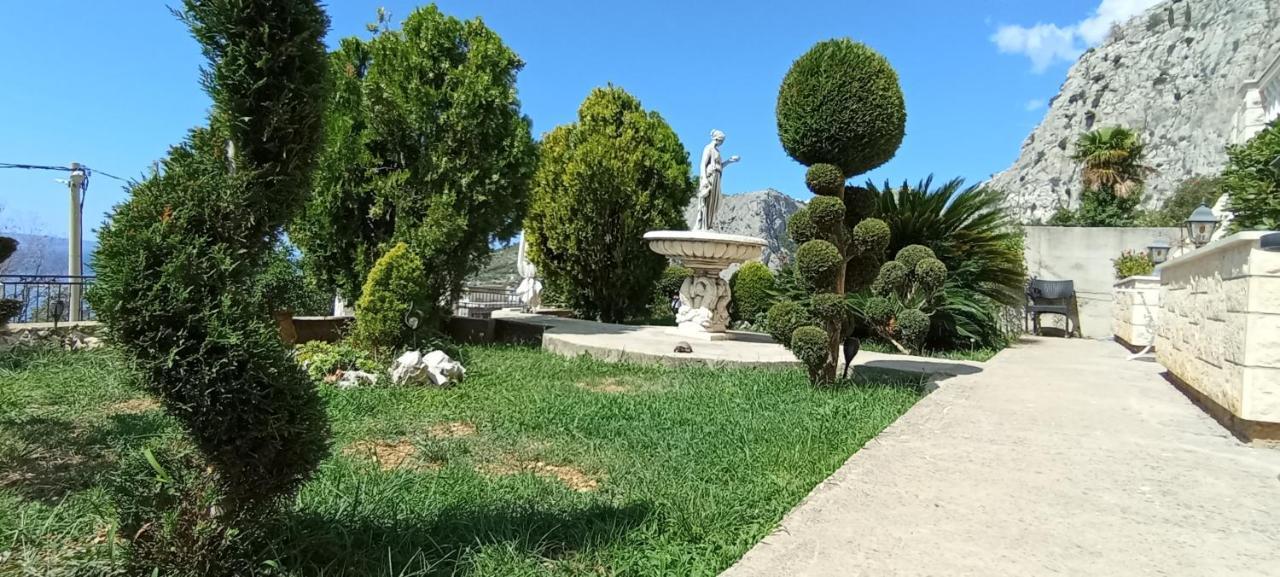 Apartman Horizont Lägenhet Omiš Exteriör bild