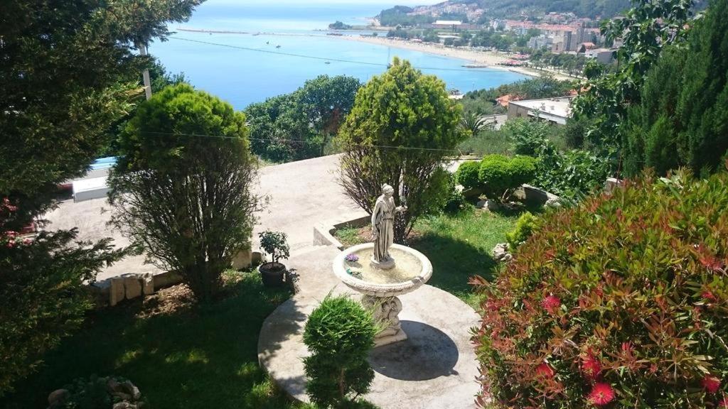 Apartman Horizont Lägenhet Omiš Exteriör bild