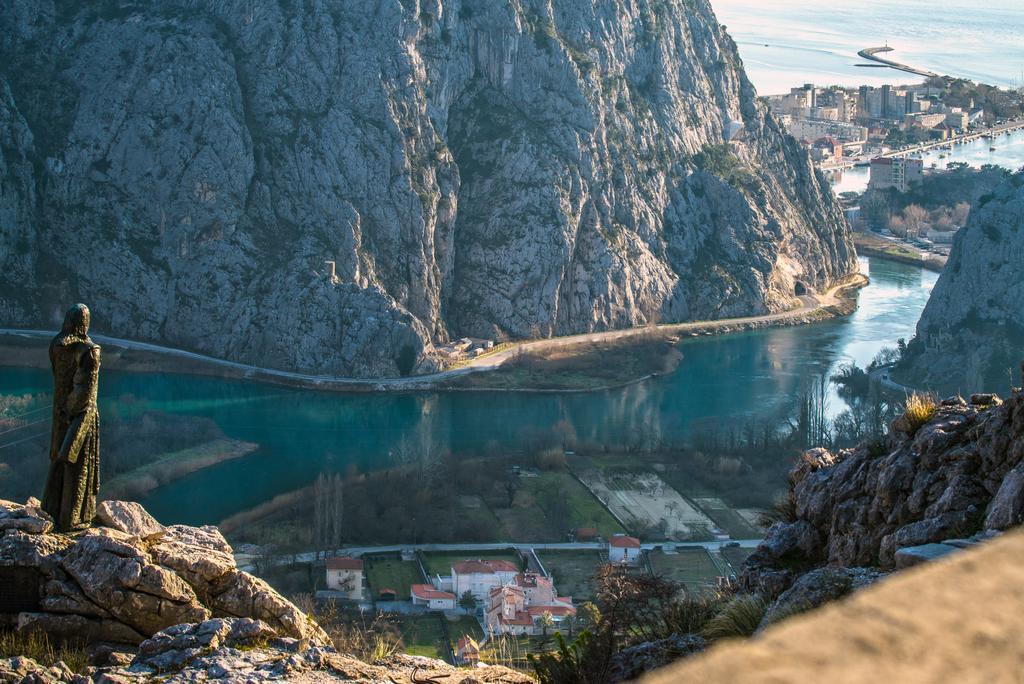 Apartman Horizont Lägenhet Omiš Exteriör bild