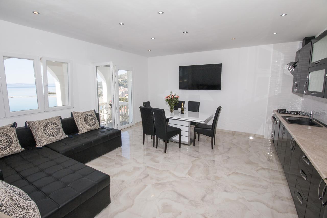 Apartman Horizont Lägenhet Omiš Exteriör bild