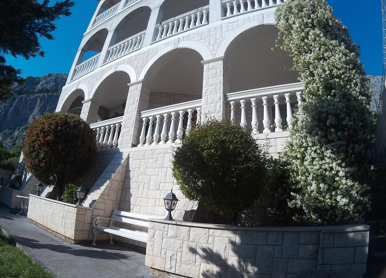 Apartman Horizont Lägenhet Omiš Exteriör bild