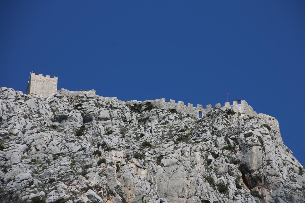 Apartman Horizont Lägenhet Omiš Exteriör bild