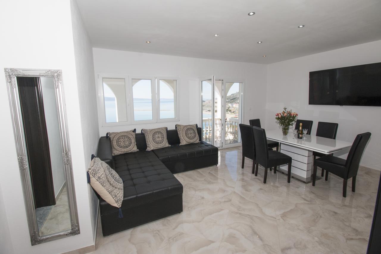 Apartman Horizont Lägenhet Omiš Exteriör bild