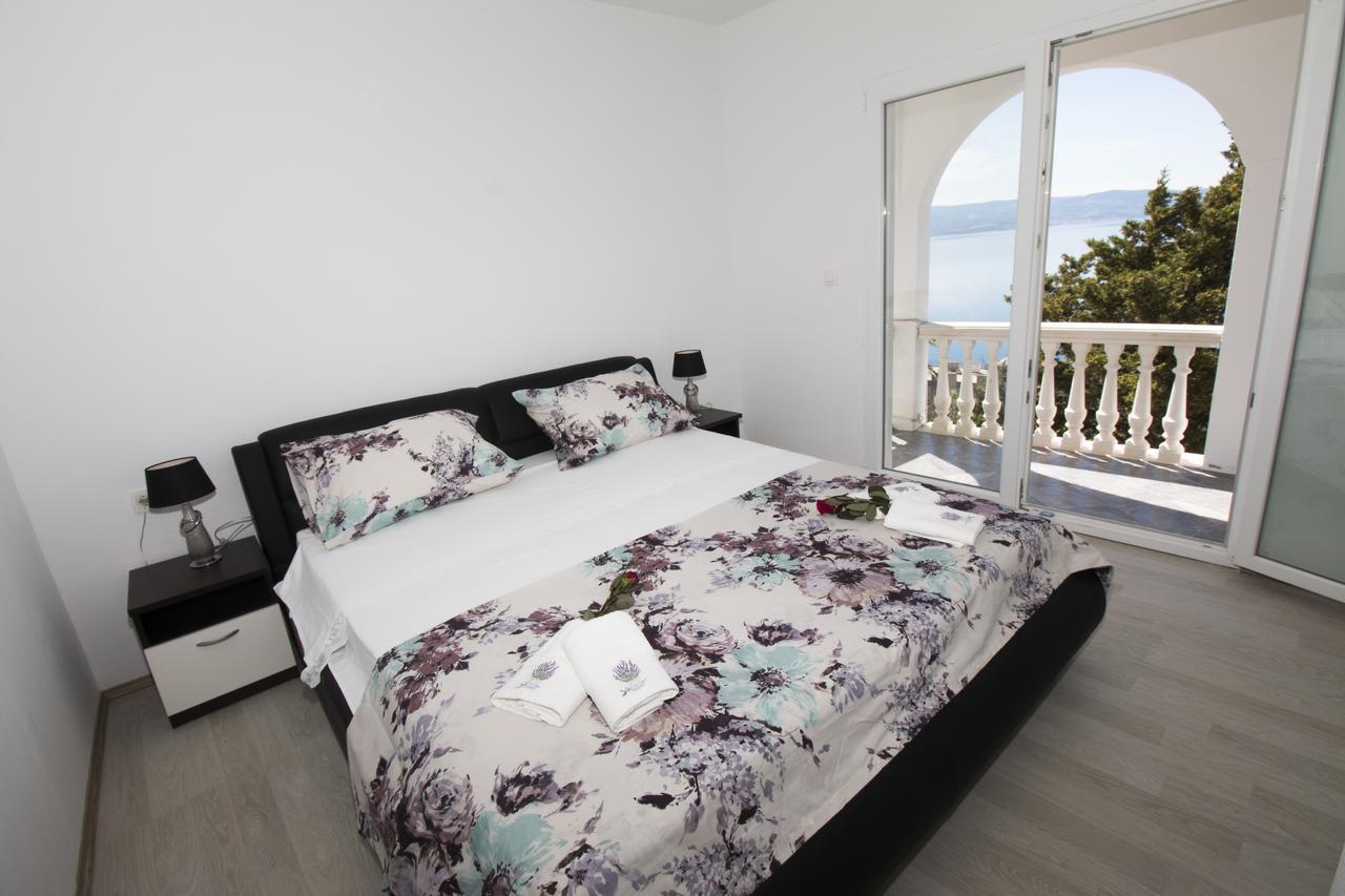 Apartman Horizont Lägenhet Omiš Exteriör bild