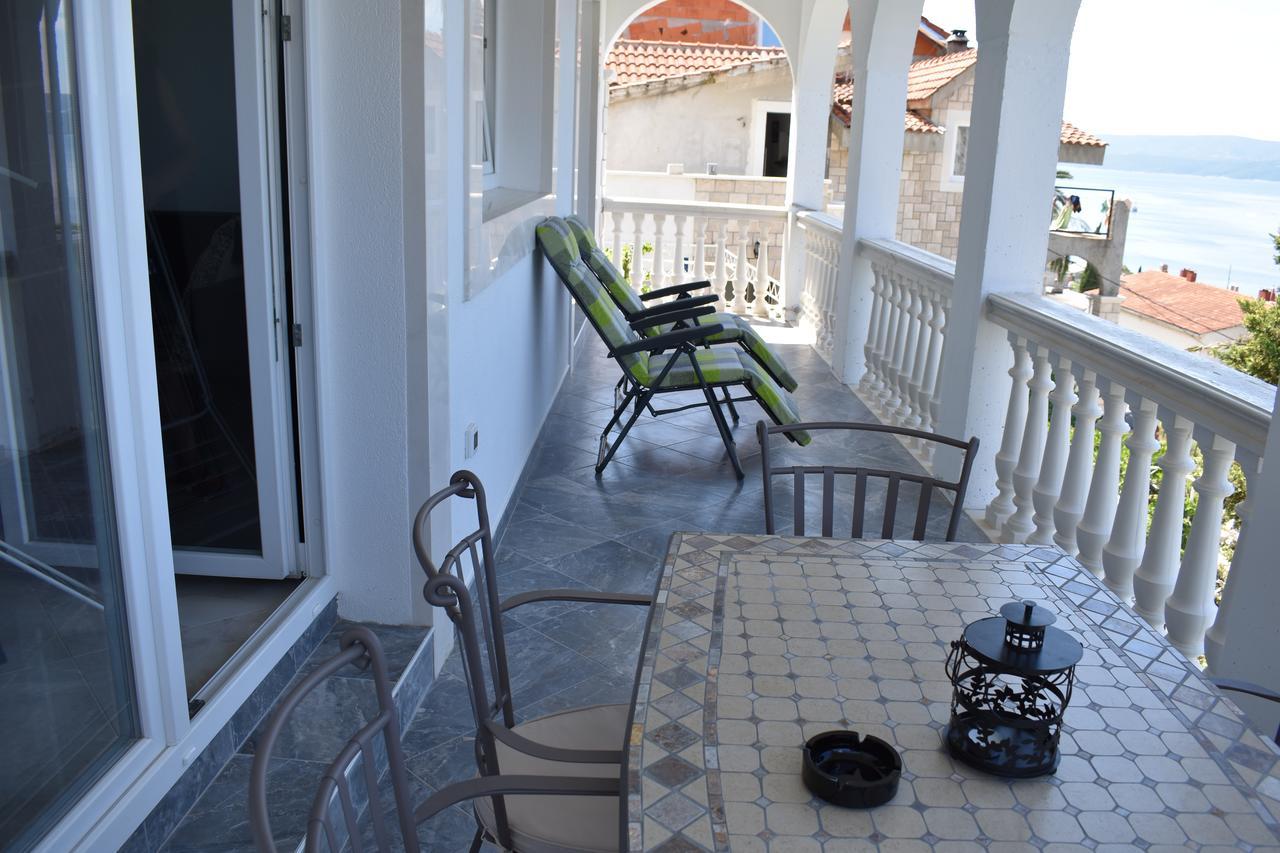 Apartman Horizont Lägenhet Omiš Exteriör bild
