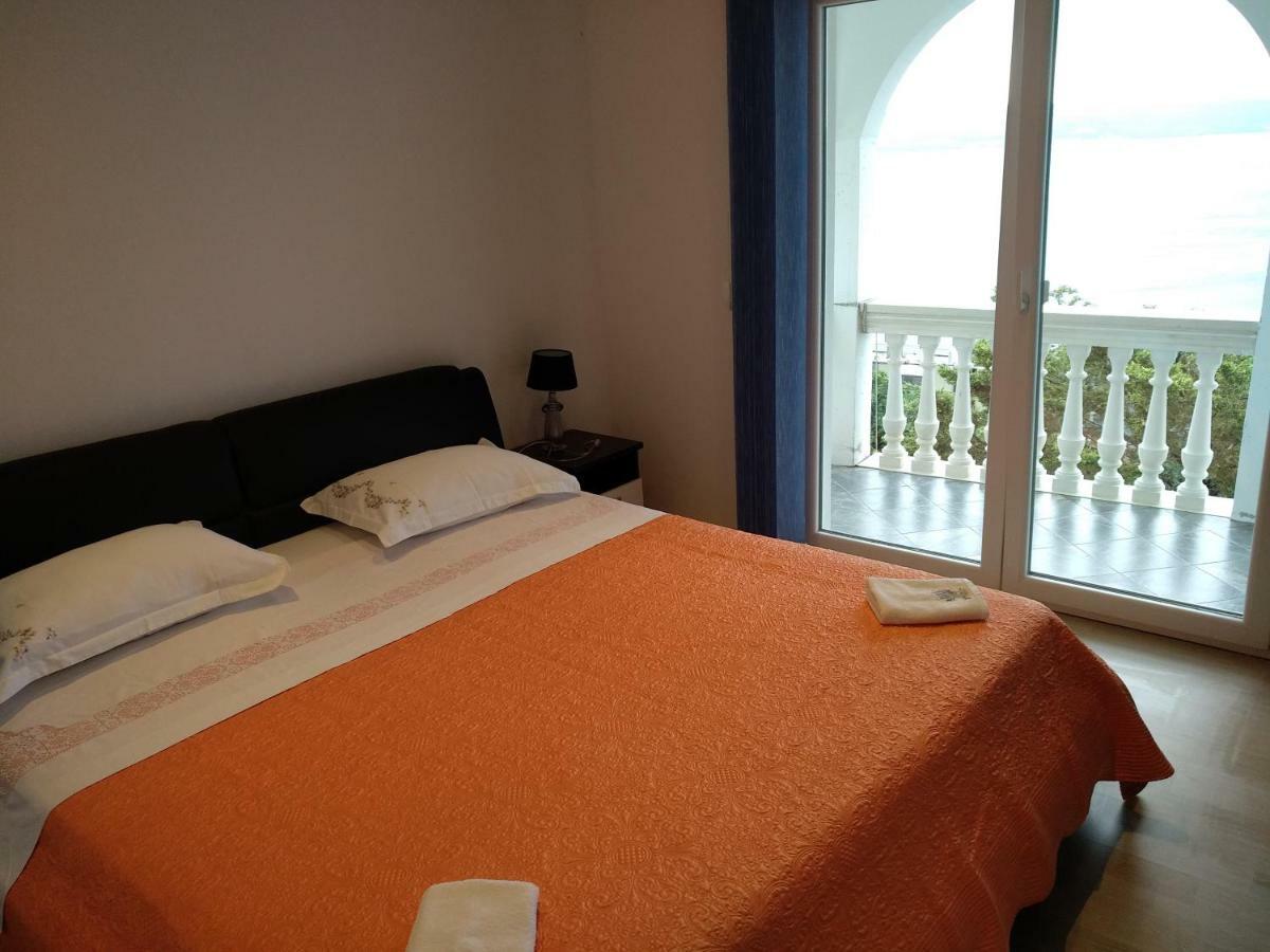 Apartman Horizont Lägenhet Omiš Exteriör bild